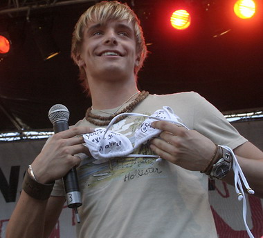chris..............!
